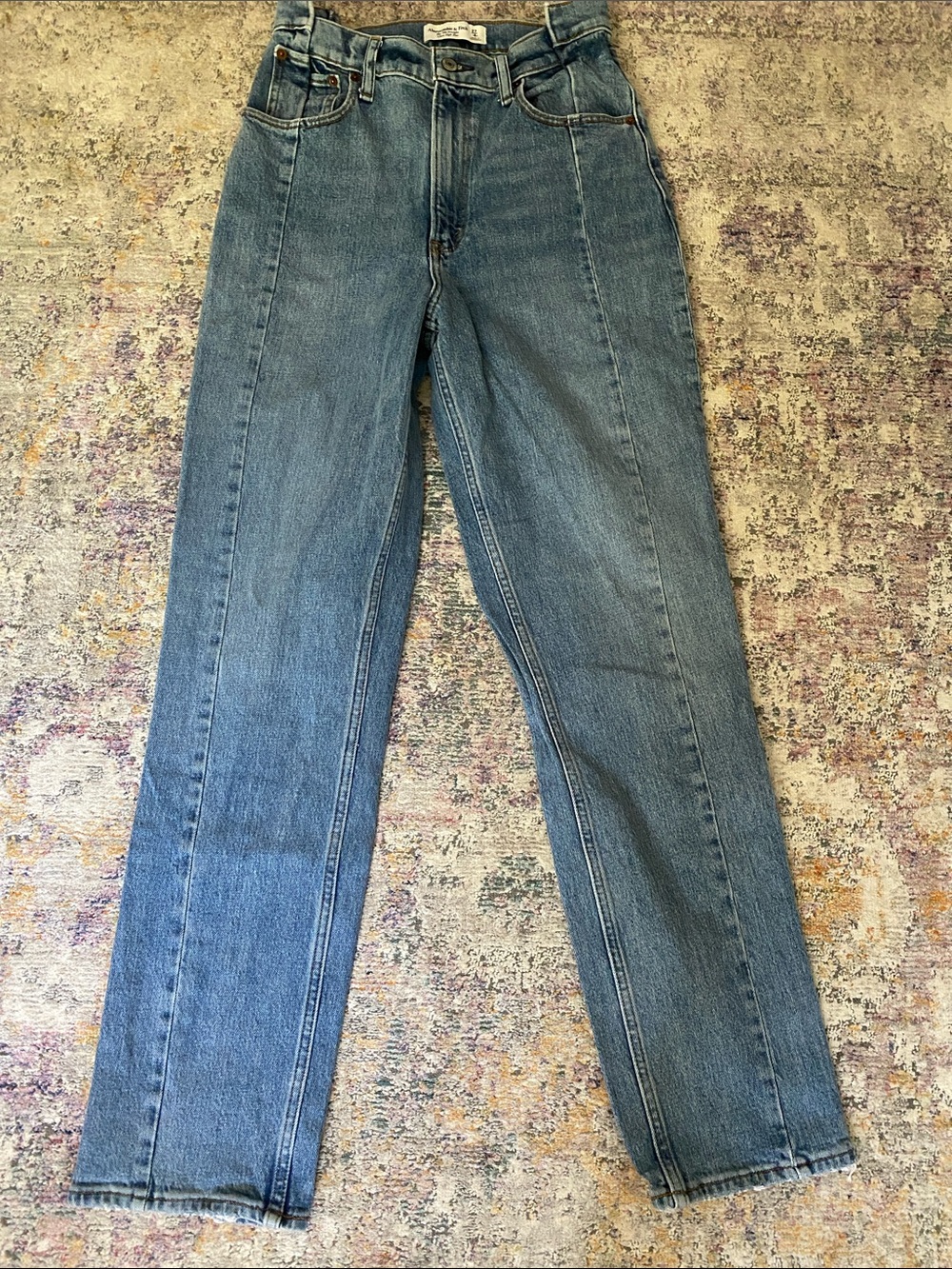Abercrombie & Fitch Curve Love Women’s  Ultra High-Rise 90s Straight-Leg Jeans